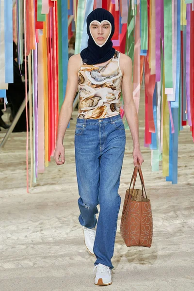 Look 19